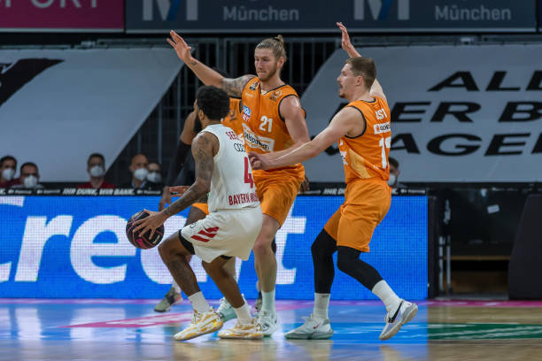 球队容易陷 球队容易陷